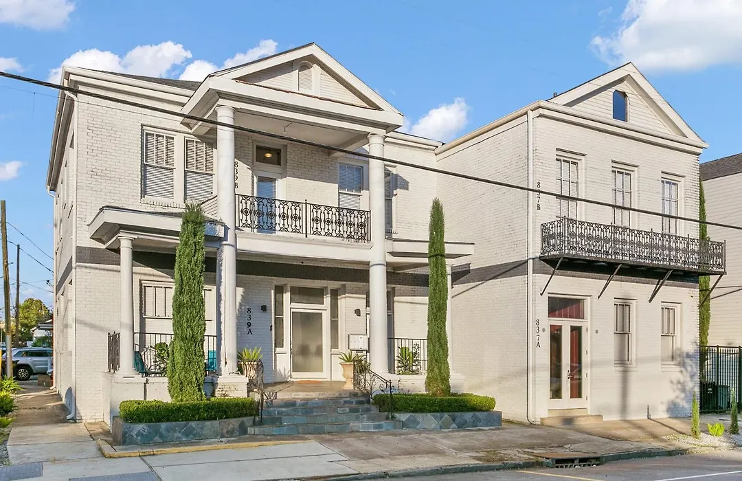 Stunning 2-Bedroom Garden District Newly Renovated-1